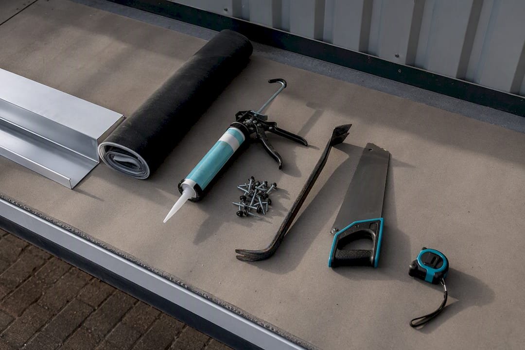 Materialen en gereedschap voor het vervangen van dakrandprofiel